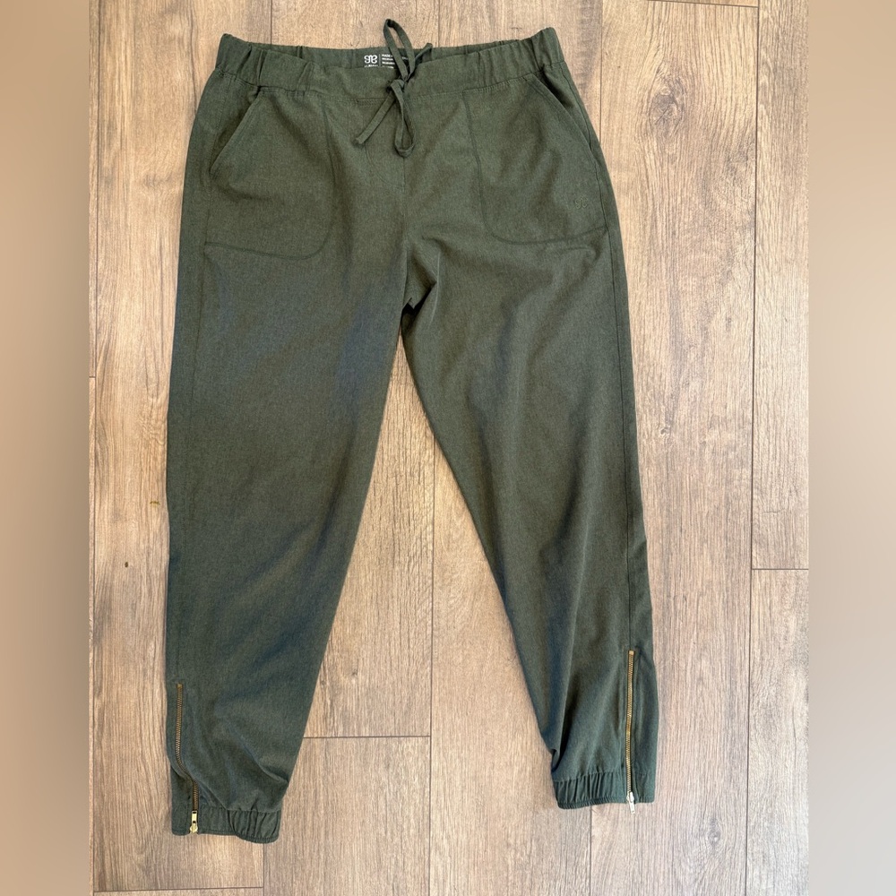 Albion jetsetters joggers sage heather green size medium